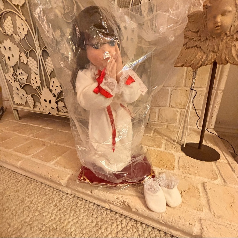A Christmas Prayer Porcelain Doll NEW Vintage Reasonable Offers Welcome
